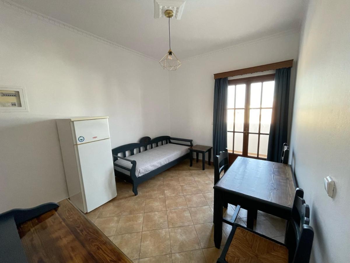 Leonidas Apartments Kamári 外观 照片