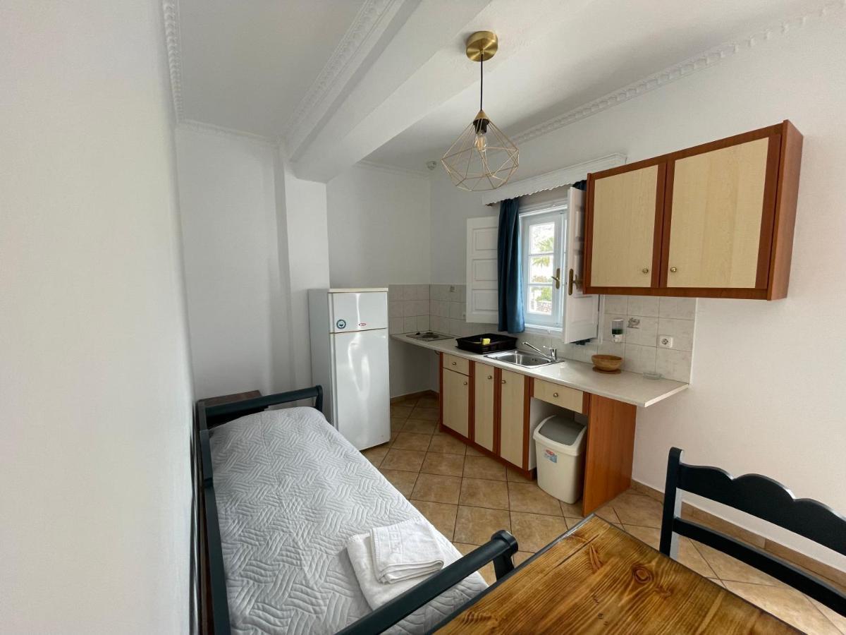 Leonidas Apartments Kamári 外观 照片