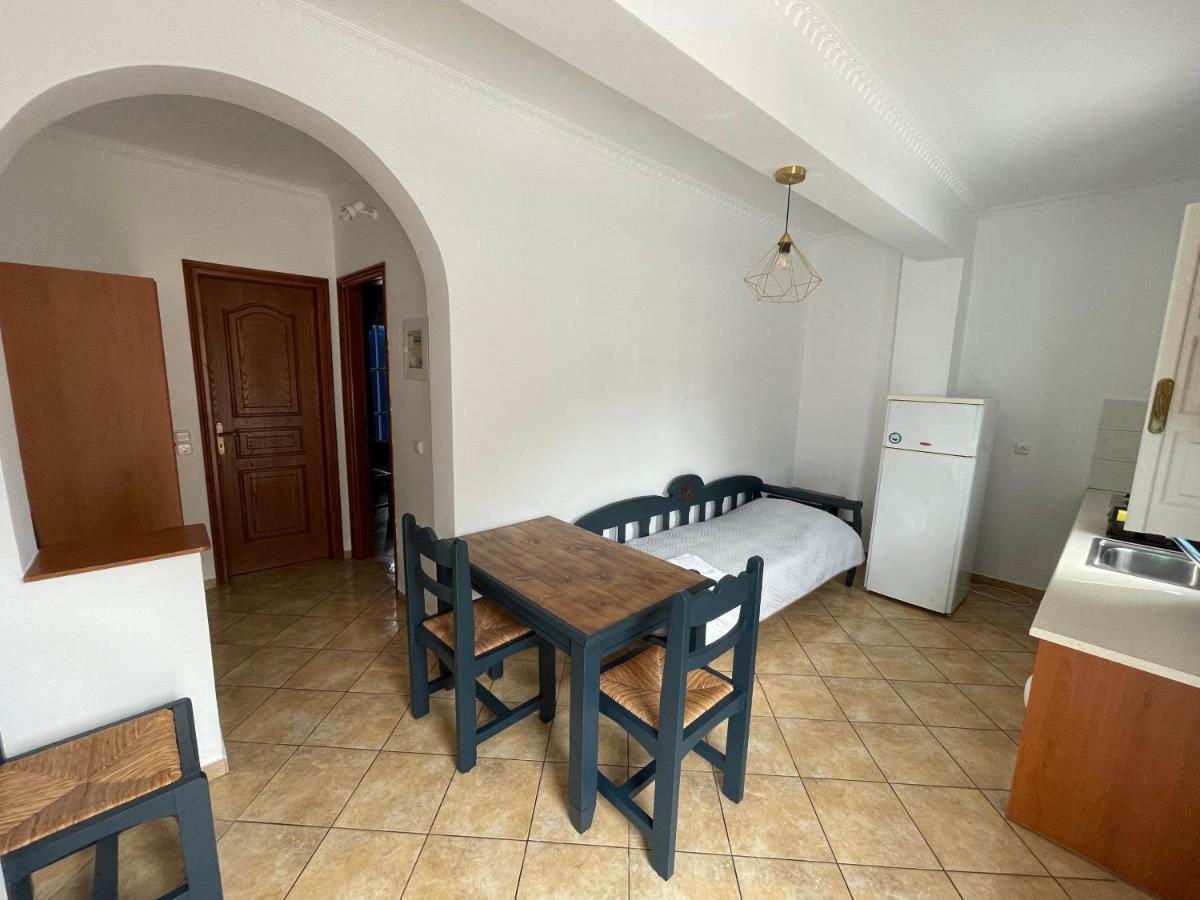 Leonidas Apartments Kamári 外观 照片