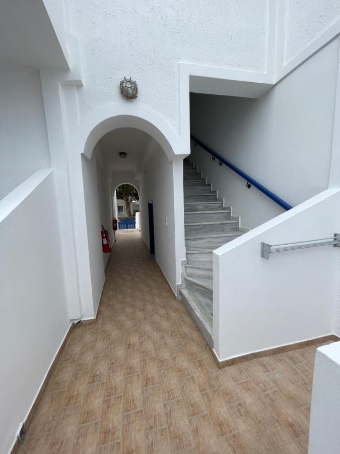 Leonidas Apartments Kamári 外观 照片